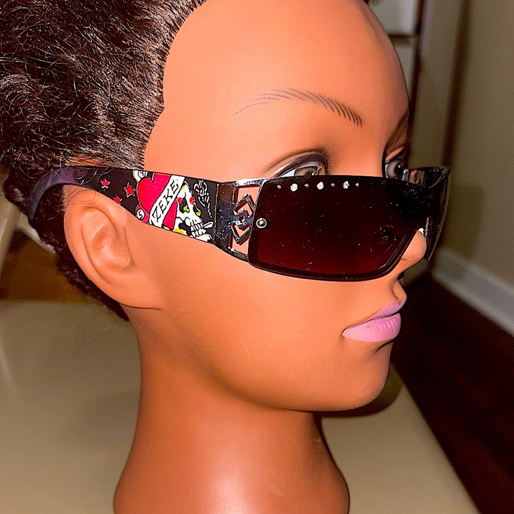 Y2K Vintage Skulls and Hearts Sunglasses